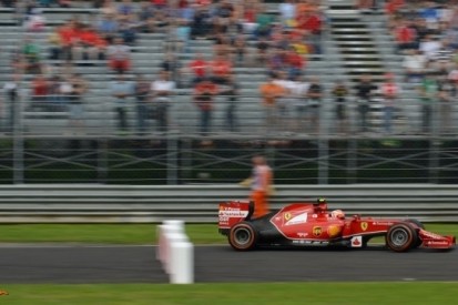 Raikkonen nadert Mercedes-duo op sterke trainingsdag