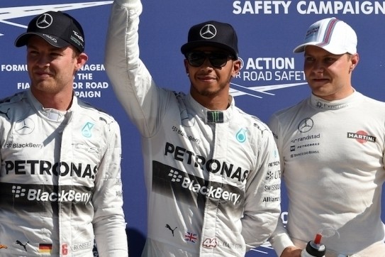 Mercedes domineert op Monza, pole voor Hamilton