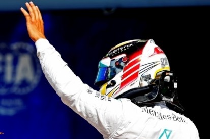 Hamilton: "Ik hoop op wat concurrentie van de anderen"
