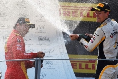Palmer doet goede zaken met zege in sprintrace
