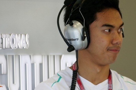 Jaafar met oude Mercedes in de weer in Portugal