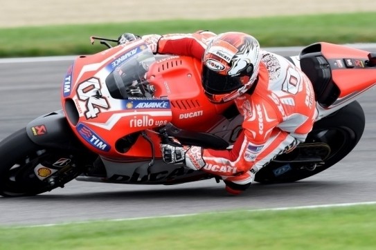 Dovizioso naar snelste tijd op verregende vrijdag