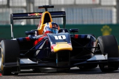 Lynn GP3-kampioen na pole-position voor Kirchhöfer