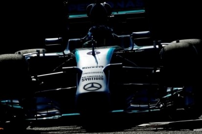 Rosberg troeft Hamilton af in laatste vrije training
