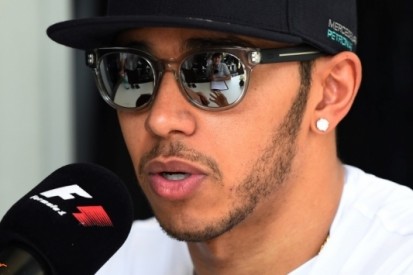 Hamilton: "Vraag van Horner aan FIA is grappig"