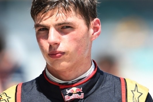Max Verstappen evenaart vader Jos met zesde startplek