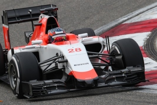 Manor Marussia met beide auto's aan de finish