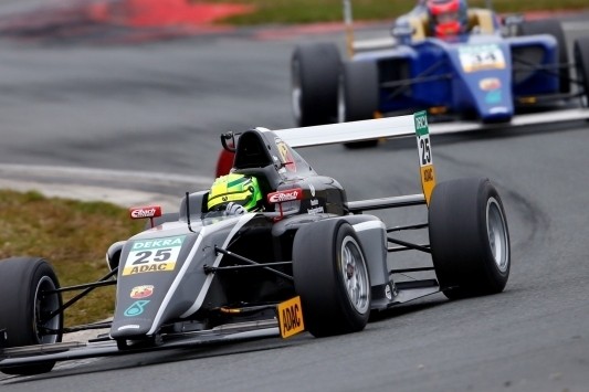 Mick Schumacher staat voor eerste racedag in Formule 4