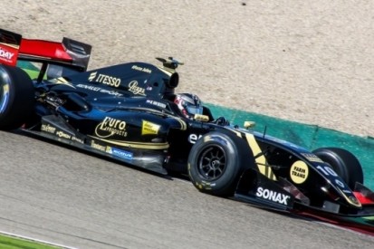 Van Buuren loopt overwinning mis na tijdstraf op Aragon