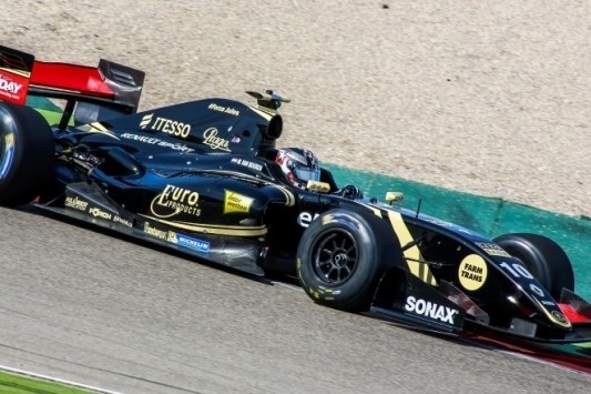 Van Buuren loopt overwinning mis na tijdstraf op Aragon