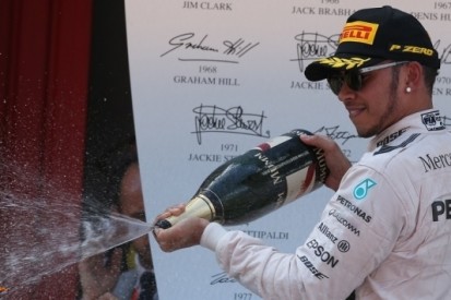 Hamilton grijpt P2: "Dit waren lastige dagen voor me"