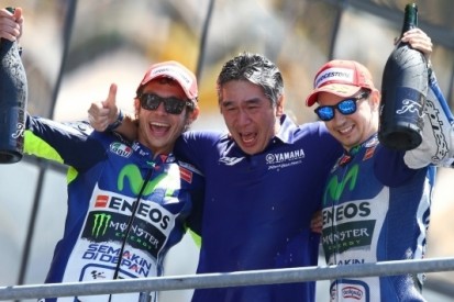 Lorenzo leidt een-twee voor dominerend Yamaha op Le Mans