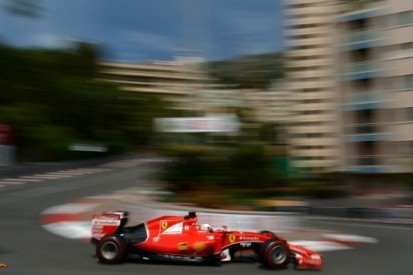 Vettel rapste in derde training, Verstappen raakt vangrail