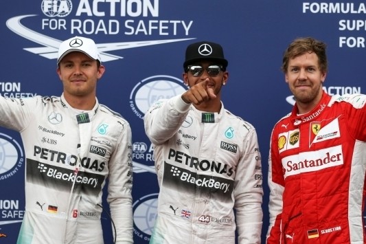 Hamilton pakt pole in Monaco, Verstappen negende