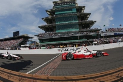 Montoya zegeviert op Indianapolis na spektakelstuk