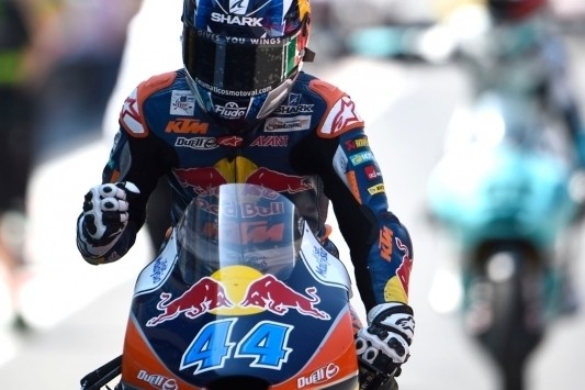 Oliveira wint bloedstollende Moto3-race, Boerboom 27ste