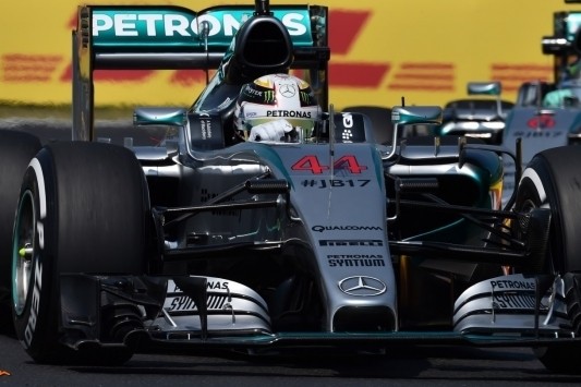 Hamilton opnieuw snelste in Hongarije, Verstappen zevende