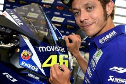 Yamaha-motor met handtekening Rossi in veiling