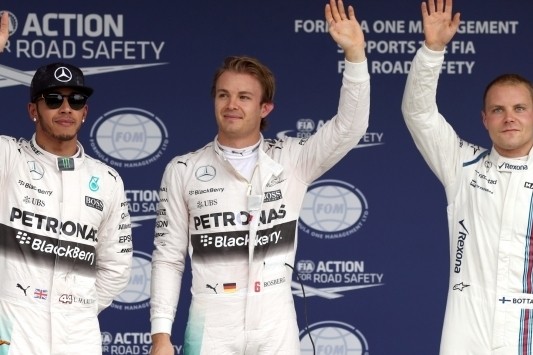Mercedes in Japan weer vooraan op de grid, Kvyat crasht