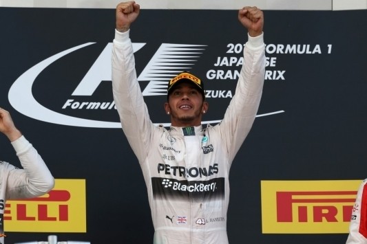 Hamilton doet Rosberg pijn, Verstappen knokt zich naar P9