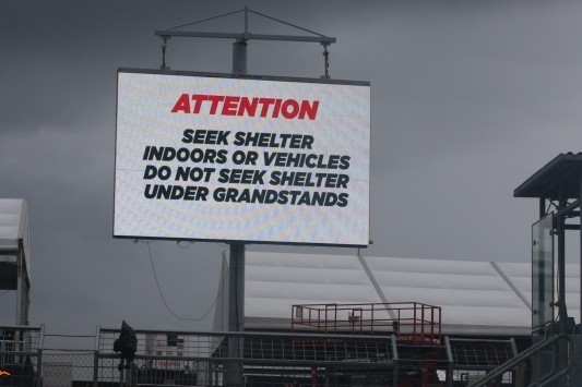 Regen en onweer stoppen Formule 1-actie in Austin