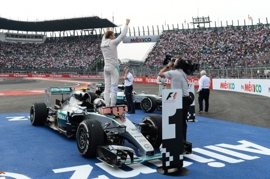 Rosberg wint in Mexico, opnieuw punten voor Verstappen