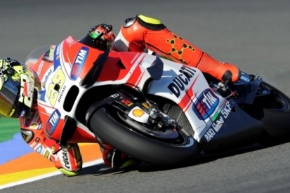 Iannone snelste voor Rossi in derde training in Valencia