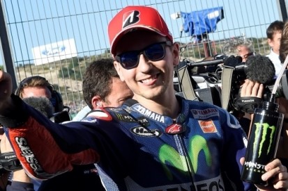 Lorenzo pakt pole voor 'Grand Finale' in Valencia, Rossi valt
