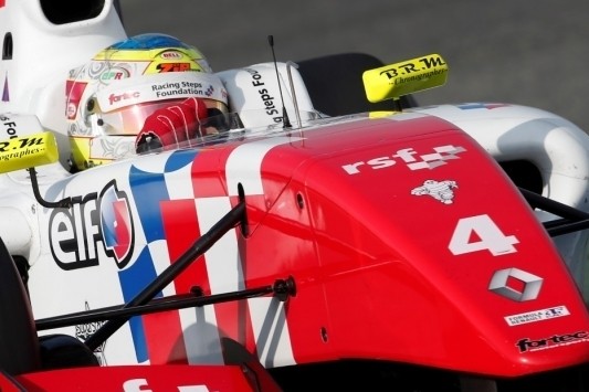FR 3.5-kampioen Rowland keert terug in GP2