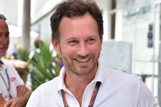 Horner waarschuwt Mercedes en Ferrari: blijf van Max af