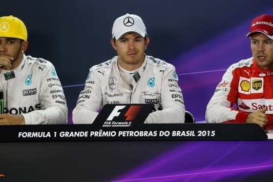 Vettel hoopt het Mercedes zondag moeilijker te maken