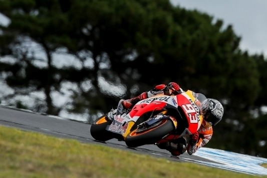 Marquez klokt snelste tijd op chaotische laatste testdag