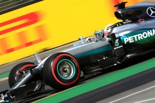 Hamilton draait bij: "Radioregels maken geen verschil"