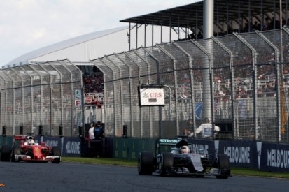 Hamilton: "Snellere auto's lossen het probleem niet op"