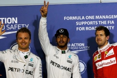 Pole Hamilton, Verstappen en Vandoorne op tien en twaalf