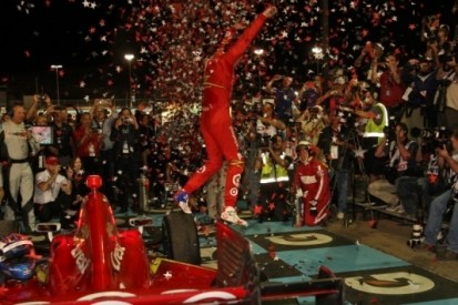 39ste IndyCar-zege voor Dixon na spektakelstuk in Phoenix