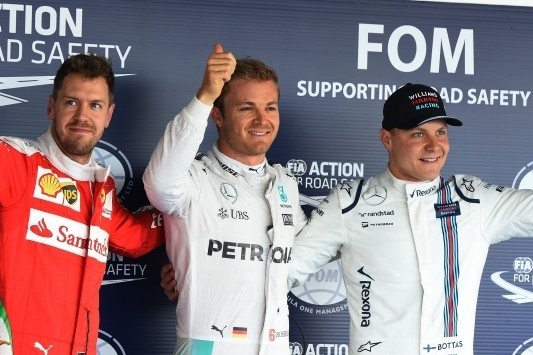 Rosberg op pole in Rusland, problemen voor Hamilton