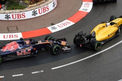 Magnussen niet blij met Kvyat: "Hij verloor zijn verstand"