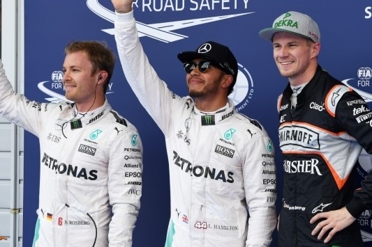 Hamilton grijpt pole, Hülkenberg op eerste startrij