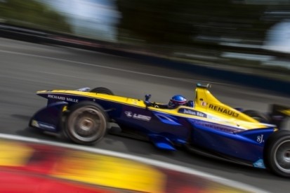 Prost verslaat Senna in enerverende eerste race Londen