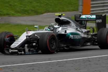 Tijdstraf, twee strafpunten en reprimande voor Rosberg