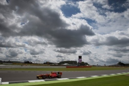 Nato herpakt zich met pole-position op Silverstone