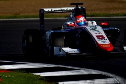 Twee Nederlanders in de punten in chaotische GP3-race