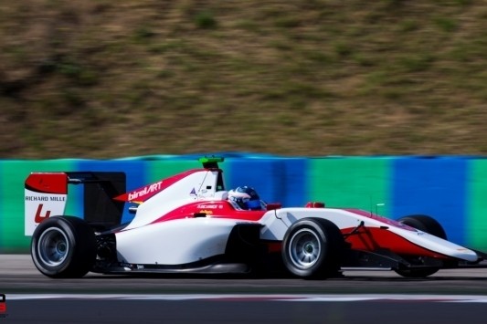 Drama voor De Vries in hoofdrace GP3, Parry wint