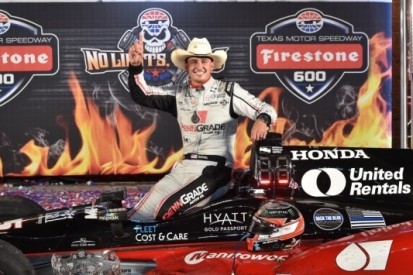 Rahal ontfutselt Hinchcliffe zege na spectaculaire slotfase