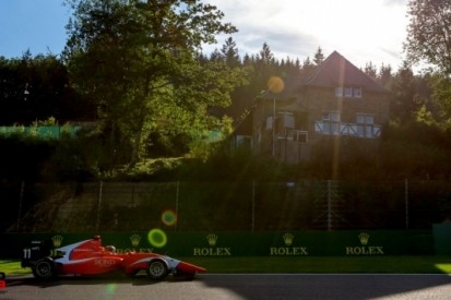 Aitken wint spectaculaire sprintrace GP3 in Spa