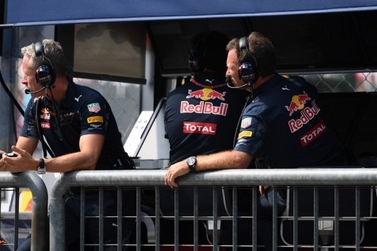 Horner: "Mercedes is hier duidelijk een klasse apart"