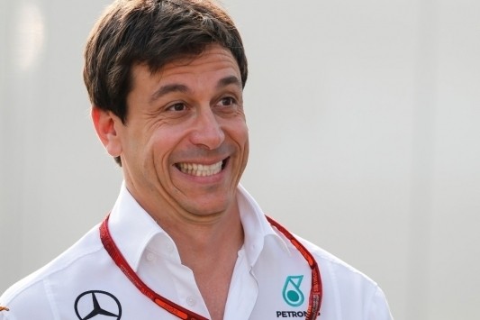 Wolff: "Titelrace gaat ons grijze haren bezorgen"