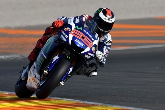 Lorenzo sluit Yamaha-tijdperk af met overwinning