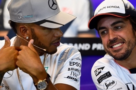 Berger adviseert Mercedes: "Ik zou Vettel of Alonso bellen"